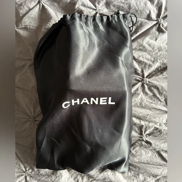 Chanel Women's Stylish Purple Sandals - Picture 3 of 6